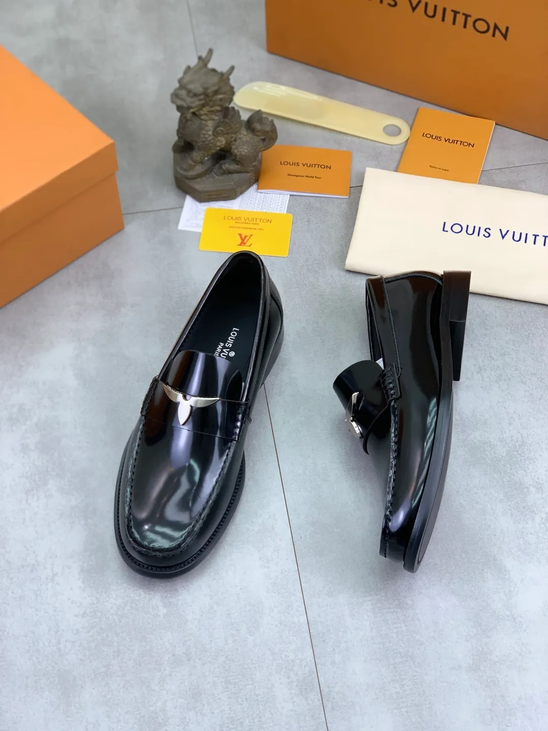 Men's men's shoes 💰P542 New style 💶[LOUIS VUITTON] Water-dyed Niuli Original order New style 🍀LV Louis Vuitton *——Top version of LV classic leather shoes! Made of imported original calfskin, original leather side strips and wear-resistant high-end rubber outsole! High quality products! Color: 3️⃣optional Size: 38-44 (45 customized)